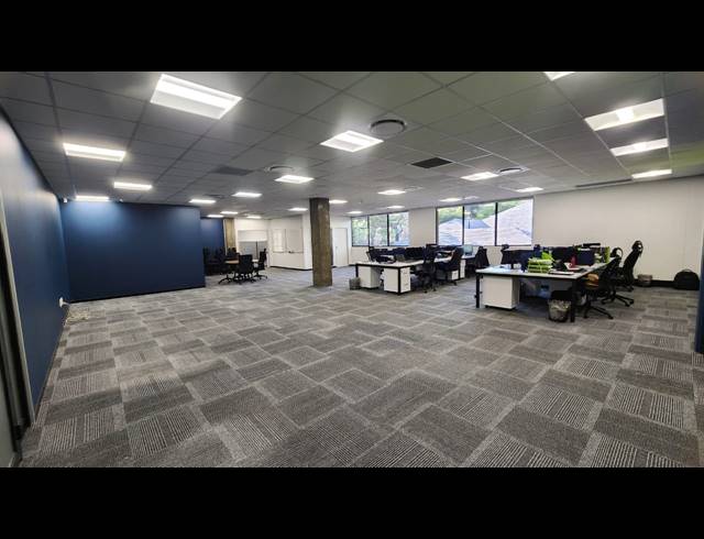412M² OFFICE TO LET IN HOUGHTON ESTATE